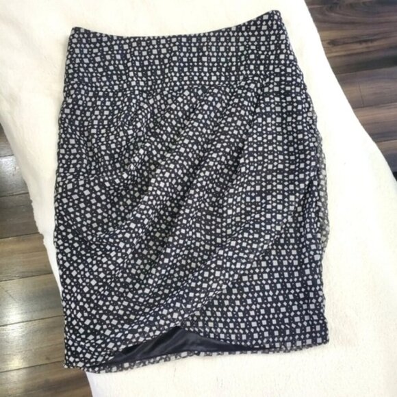 Tulip style lined pencil skirt - Picture 5 of 5